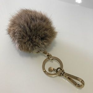 Michael Kors medium fur Key charm